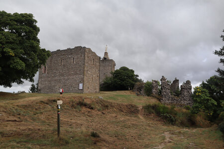 2024_09_05 De Langogne à La Bastide-Puylaurent, IMG_7509 Le château de Luc