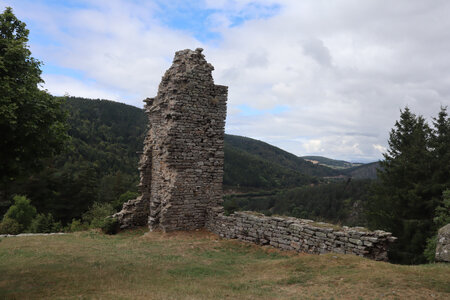 2024_09_05 De Langogne à La Bastide-Puylaurent, IMG_7521 Le château de Luc