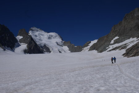 2017-06-24-25-alpinisme-col-ecrins, alpes-aventure-randonner-glacier-col-ecrins-refuge-glacier-blanc-2017-06-25-57