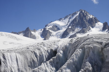 2019-07-29-08-04-mont-blanc, ecole-de-glace-glacier-du-tour-alpes-aventure-2019-07-30-39